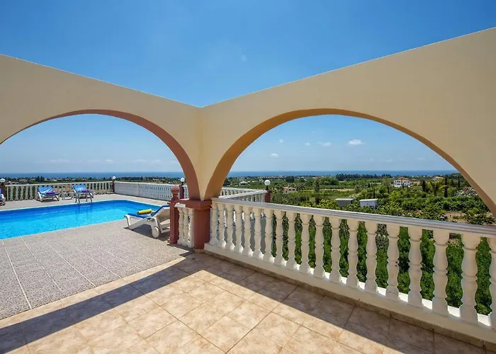 Veronika By ヴィラ *